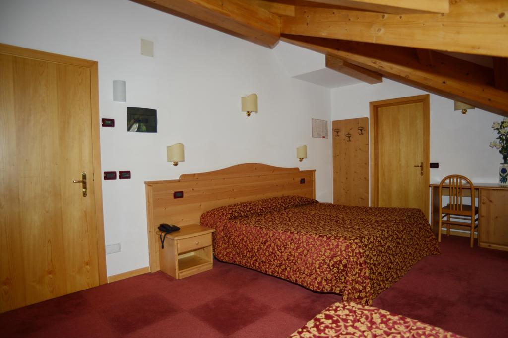 Hotel Canada Andalo Zimmer foto
