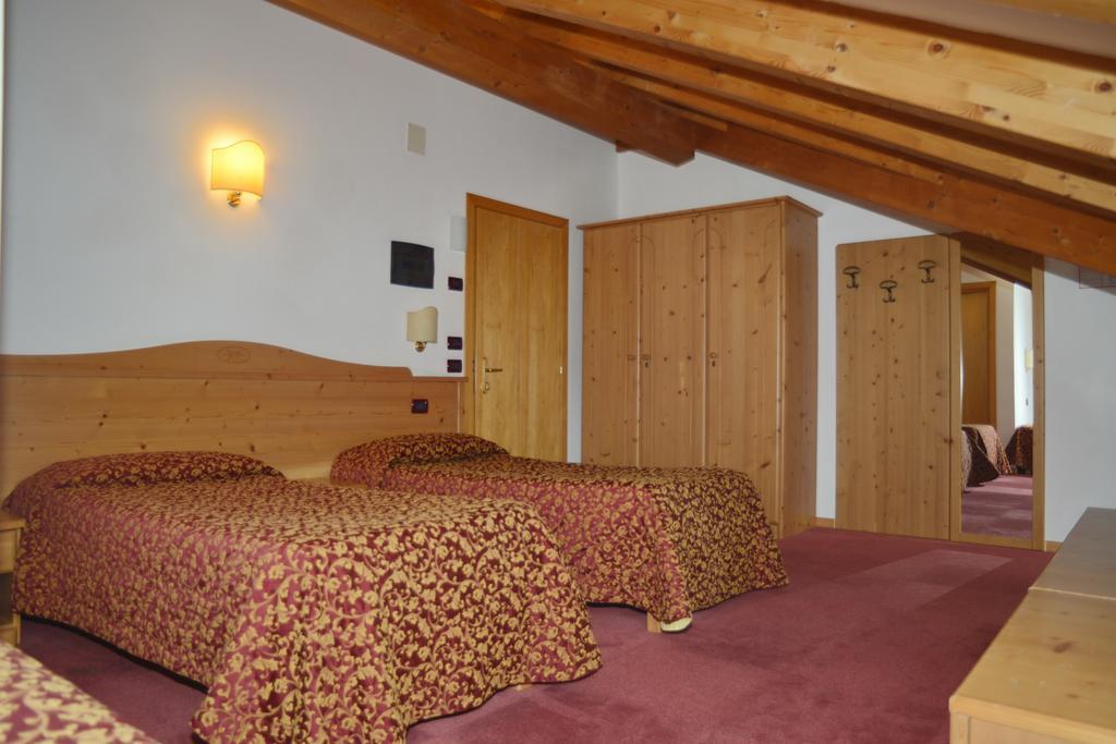 Hotel Canada Andalo Zimmer foto