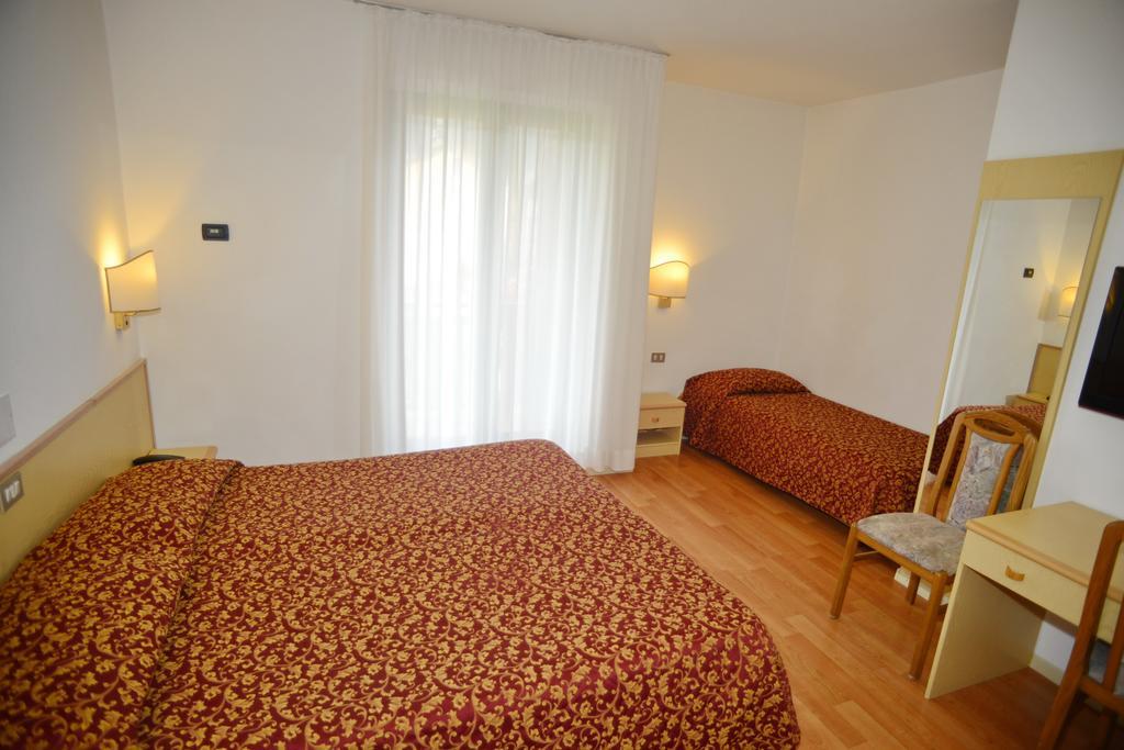 Hotel Canada Andalo Zimmer foto