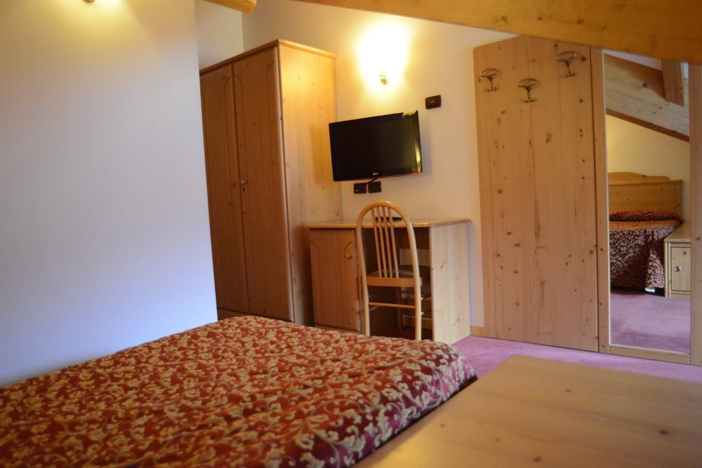 Hotel Canada Andalo Zimmer foto